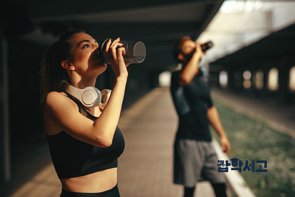 What Are the Positive and Negative Effects of Protein?