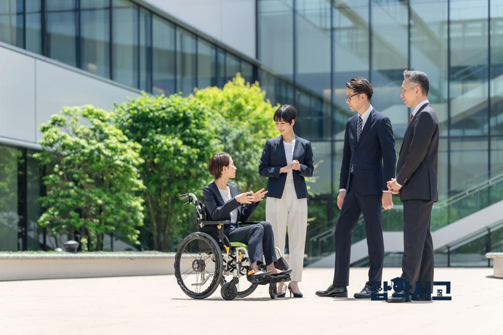 What employment support policies are available for people with disabilities?